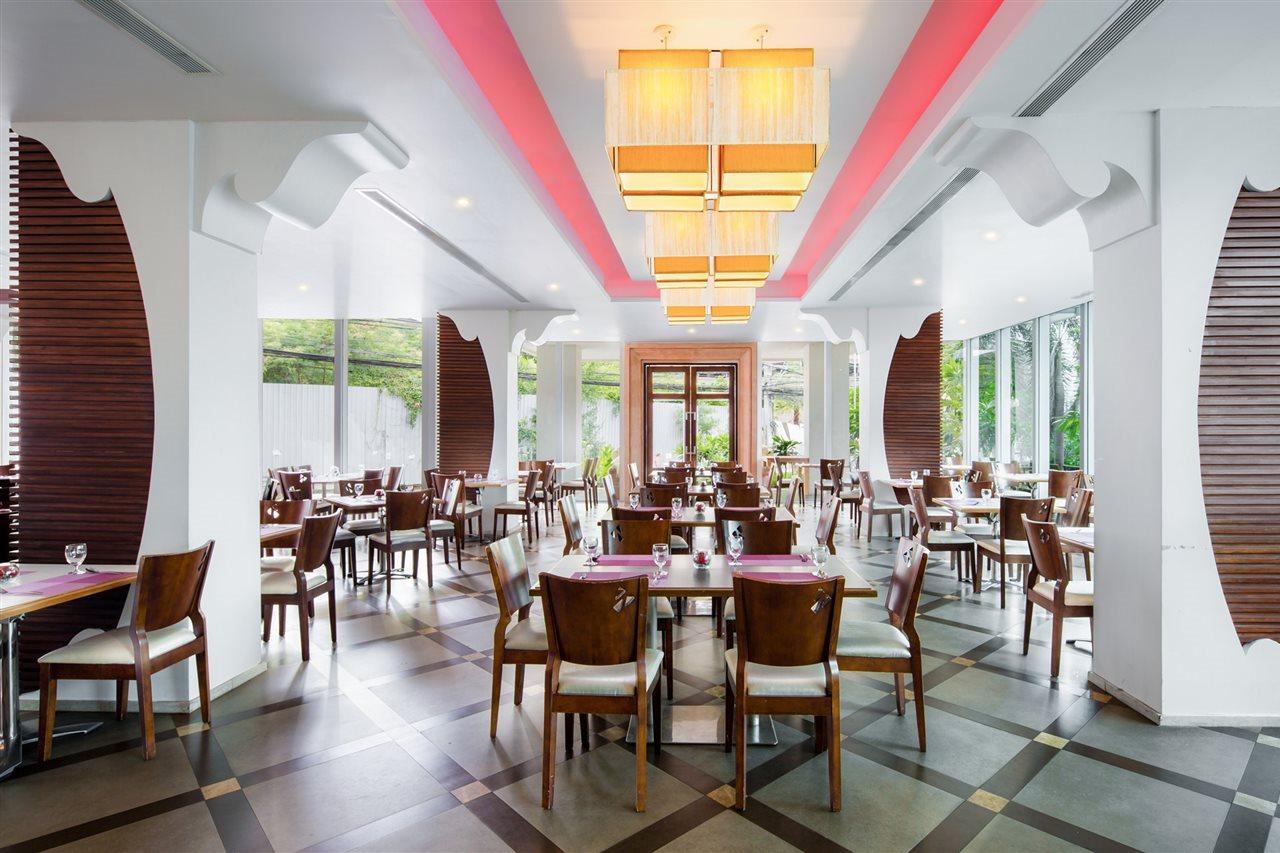 Aiyara Grand Hotel Pattaya Bagian luar foto