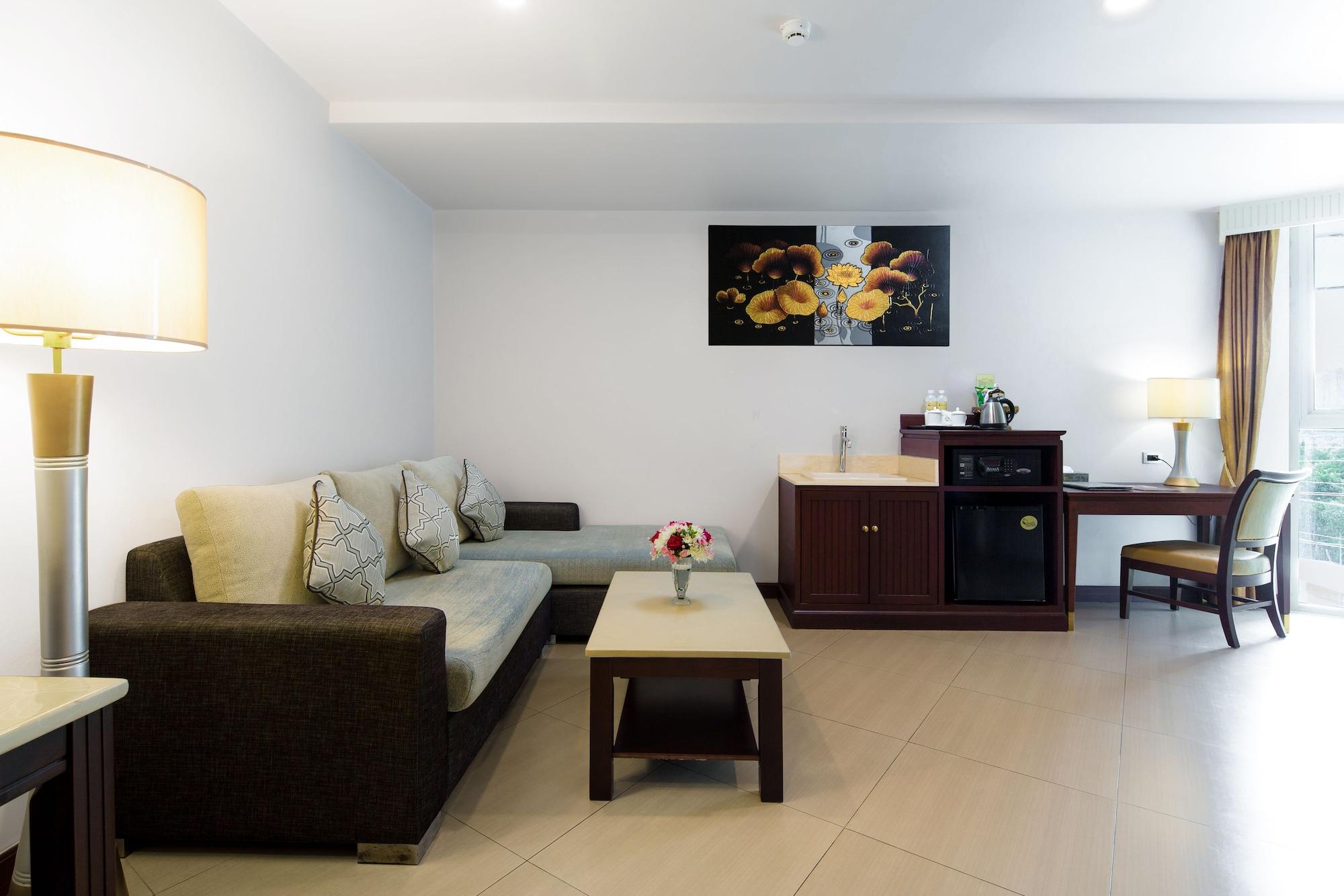 Aiyara Grand Hotel Pattaya Bagian luar foto