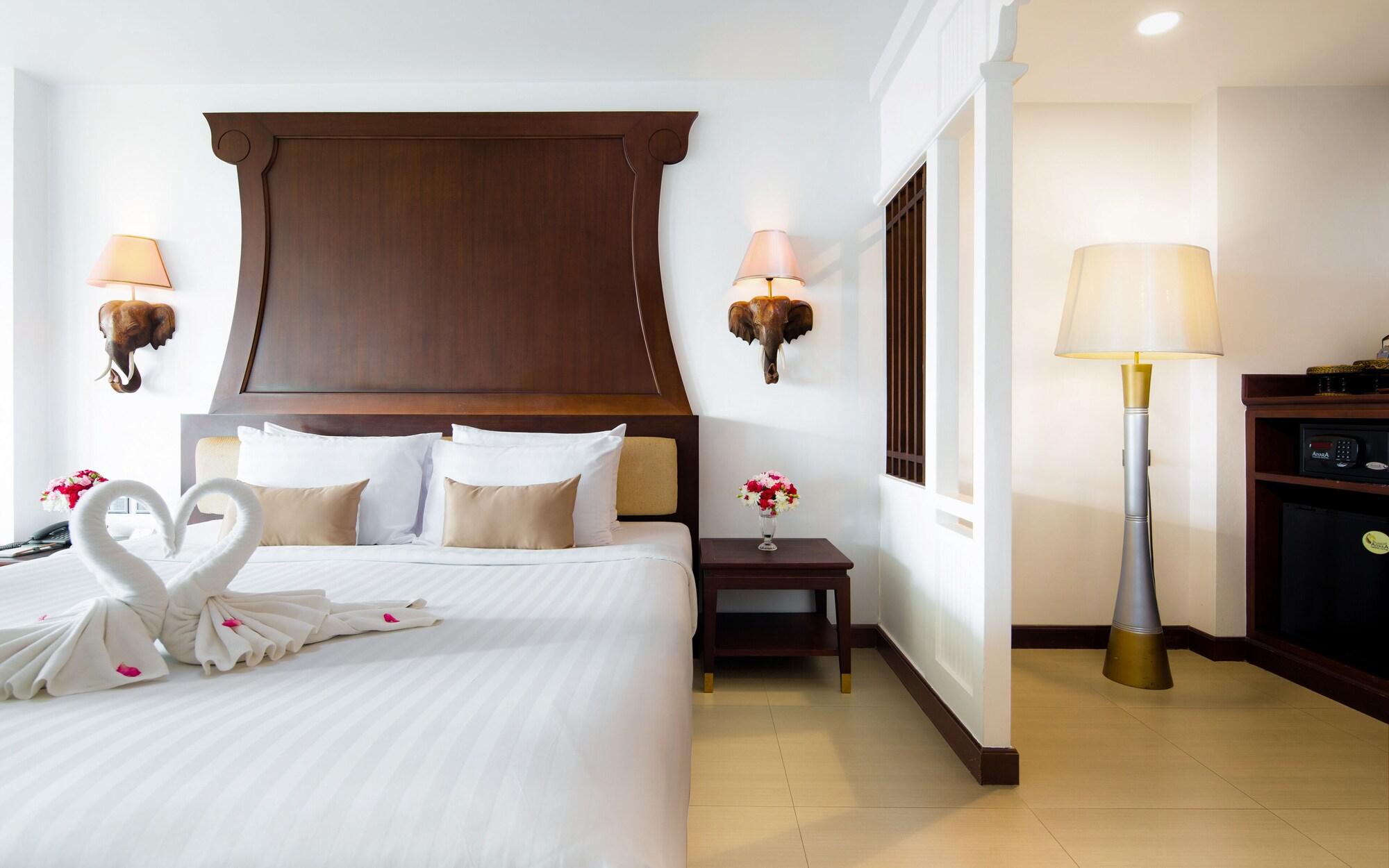 Aiyara Grand Hotel Pattaya Bagian luar foto