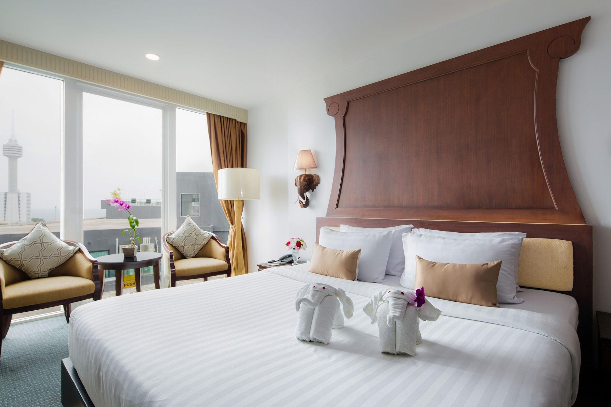 Aiyara Grand Hotel Pattaya Bagian luar foto