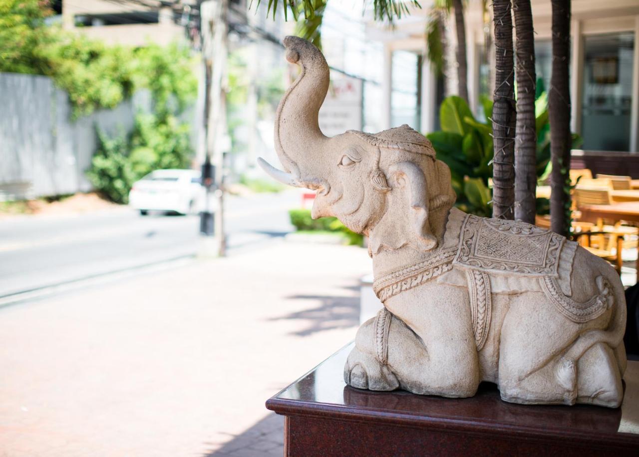 Aiyara Grand Hotel Pattaya Bagian luar foto