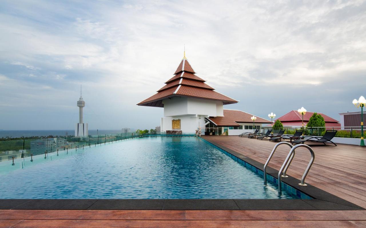 Aiyara Grand Hotel Pattaya Bagian luar foto
